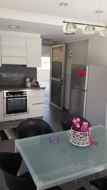 Palms Resort Apartments Alethriko Room photo